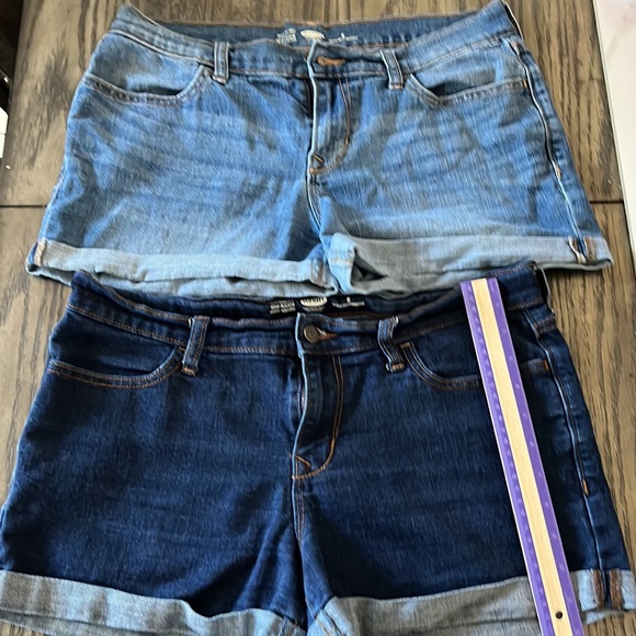 Old Navy Bundle Special 2 shorts and 1 Pants sz 8 - Picture 2 of 7